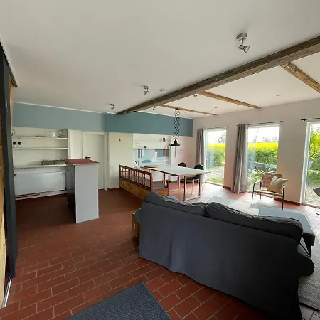 Maisonette Alte Tischlerei 아파트 Esgrus